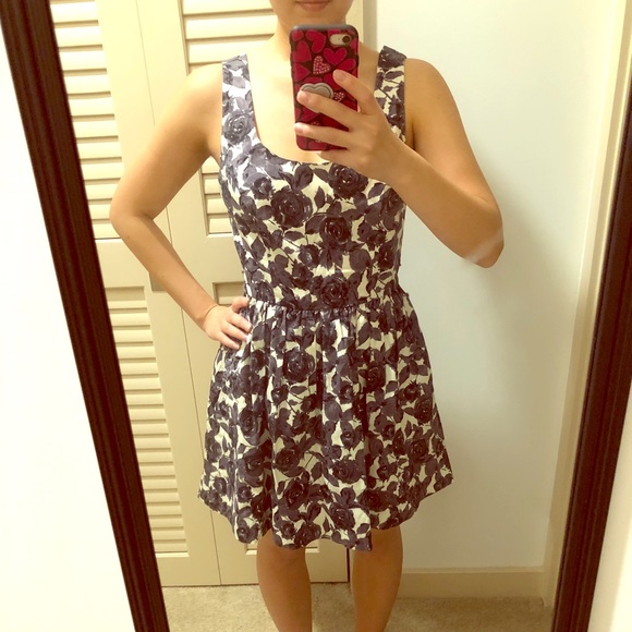 Forever 21 Dresses & Skirts - Black and white flower dress